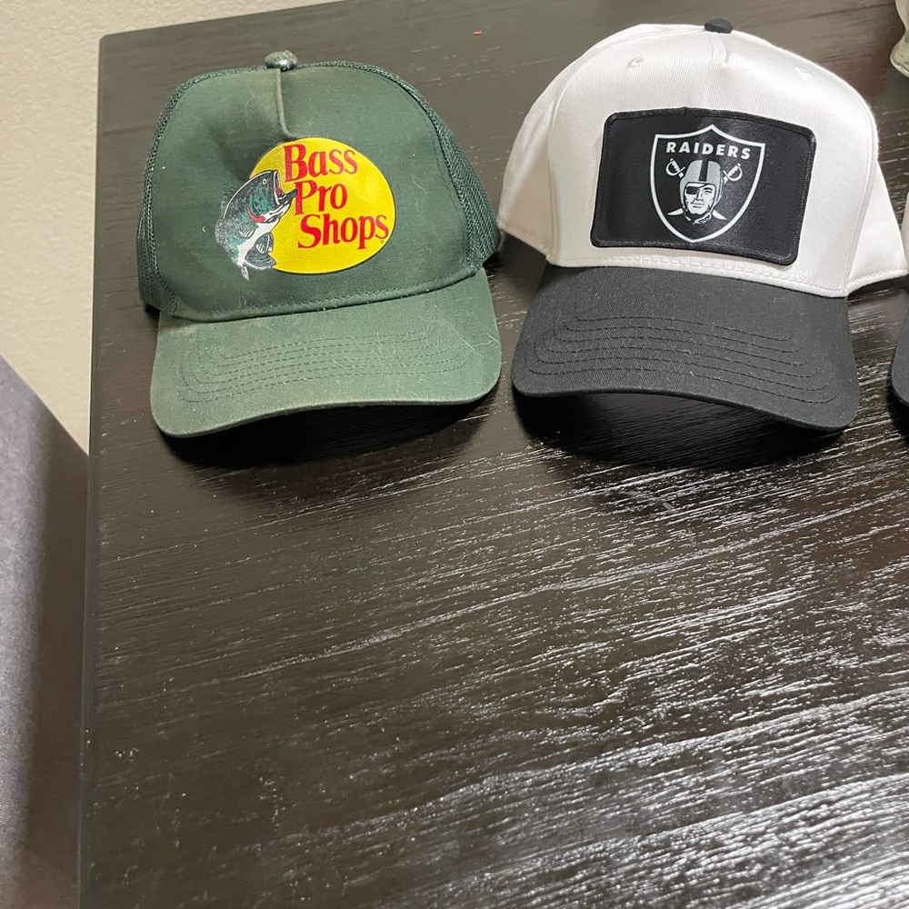 3 snap backs🔥 - Picture 2 of 5